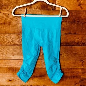 Lululemon athletica In The Flow Capris- Heathered Cornflower turquoise blue. 4.